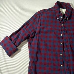 American Eagle, Plaid shirts: navy blue, wine and violet shades